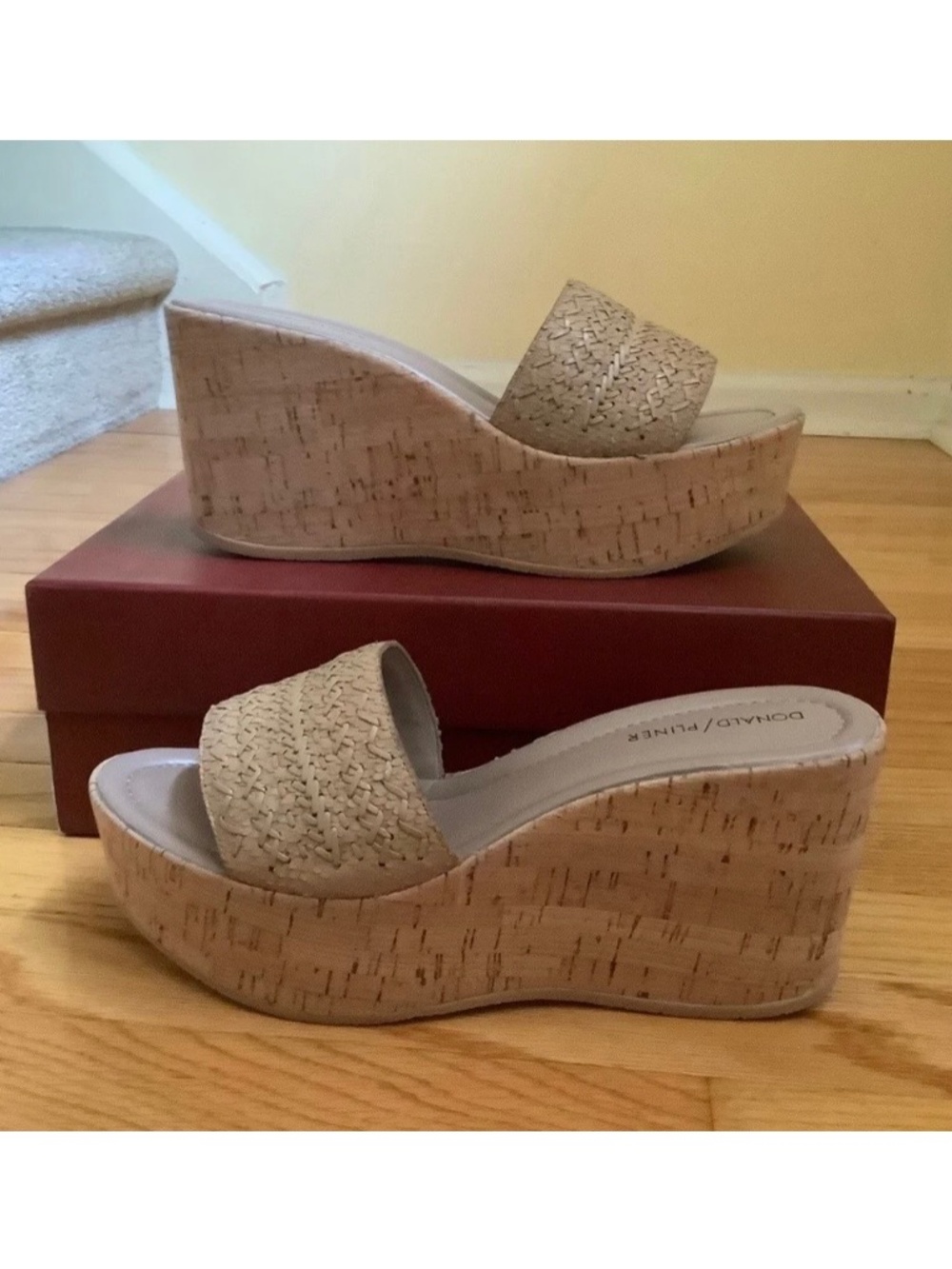 Donald J Pliner Cloe Sand Cut Snake Cork Wedge Sandals SZ 9.5